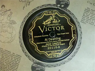 small_victor 20110 a.webp
